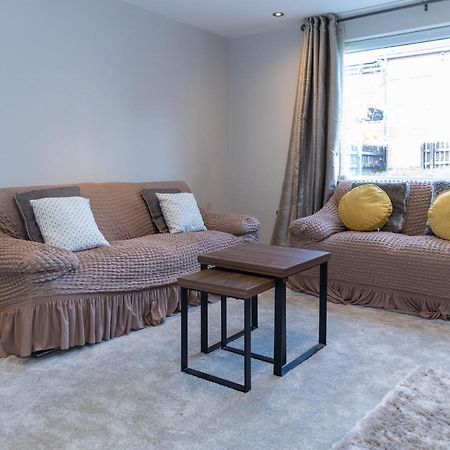 הוילה Penda Contractor And Leisure Guests נוטינגהאם מראה חיצוני תמונה